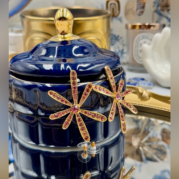 🆕 OSCAR DE LA RENTA 🧿 NWOT Daisy Pave Stud Earrings - Swarovski Crystal Pink - Picture 9 of 16